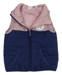 Starorůžovo-tmavomodrá šusťáková zateplená vesta s nášivkou Lily & Dan