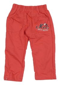 Jahodové tepláky s nápisem a motýly