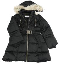 Černý šusťákový zimní kabát s páskem a kapucí s kožešinou River Island