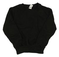 Černá mikina s nápisem na zádech 