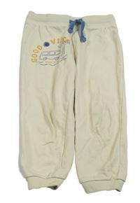 Smetanové tepláky s autem 