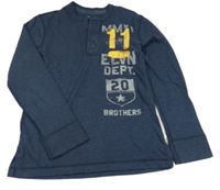 Tmavomodré triko s potiskem 