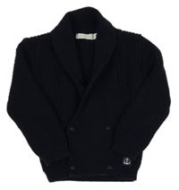 Tmavomodrý propínací svetr s kotvou 