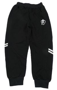 Černé crop tepláky s výšivkou 