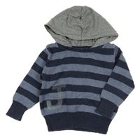 Modro-tmavomodro-šedý pruhovaný svetr s písmenem a teplákovou kapucí 