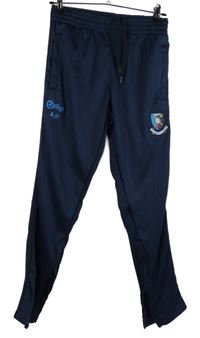 Pánské tmavomodré fotbalové tepláky s erbem Reilys 