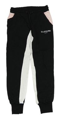 Černo-bílo-světlerůžové tepláky Closure