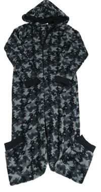 Černo-šedá vzorovaná chlupatá kombinéza s kapucí C&A