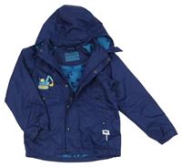 Tmavomodrá šusťáková jarní bunda s buldozerem a odepínací kapucí impidimpi