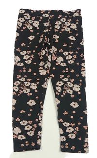 Černé capri legíny s kytičkami River Island 