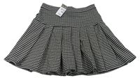Černo-bílá vzorovaná skládaná sukně PRIMARK