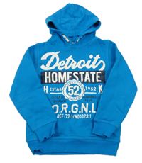 Modrá mikina s nápisy a číslem a kapucí C&A