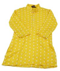 Tmavožluto-bílé vzorované šaty 