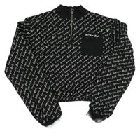 Černá crop mikina s nápisy a kapsou George