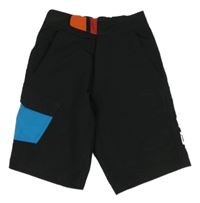 Černé outdoorové kraťasy s kapsou a nápisem