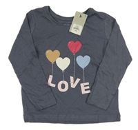 Tmavošedé triko se srdíčky a nápisem Primark