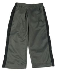 Šedo-černé sportovní tepláky s výšivkou 