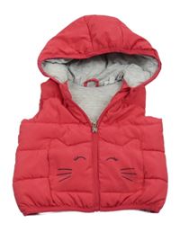 Červená prošívaná šusťáková zateplená vesta s kočičkou a kapucí Fagottino