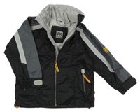 Černo-šedá jarní šusťáková bunda s kapucí