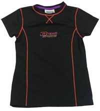 Černé sportovní tričko s nápisem C&A