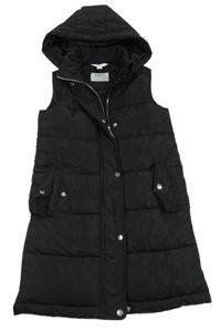 Černá šusťáková zateplená dlouhá vesta s kapucí M&Co.