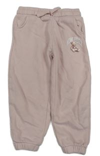 Pudrové tepláky s medvídkem a nápisem F&F