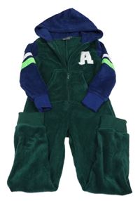 Tmavozeleno-tmavomodrá chlupatá kombinéza s písmenem a kapucí 