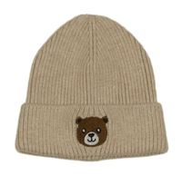 Béžová pletená čepice s medvědem 