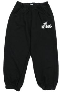 Černé tepláky s bílým nápisem King Shein