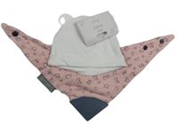 2set - Bílá čepice s ušima - nová + růžový slinták se srdíčky a kousátkem