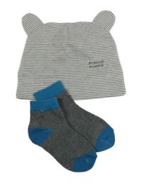 2set - Šedo-bílá pruhovaná čepice s ušima + ponožky