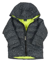 Černo-šedá vzorovaná šusťáková prošívaná zimní bunda s kapucí Nike