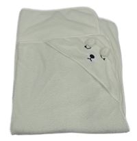 Bílá plyšová deka s kapucí s medvídkem