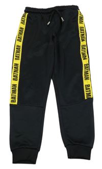 Černé tepláky s pruhem s nápisy - Batman George