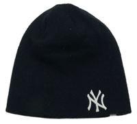 Černá pletená čepice s logem 