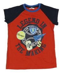 Červeno-tmavomodré tričko s nápisy PEPCO