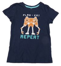 Tmavomodré tričko s ovladačem a nápisy Kiki&Koko