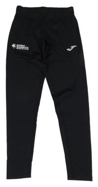 Černé sportovní legíny s nápisem Joma