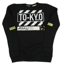 Černá mikina s nápisem Chapter Young