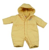 Žlutá šusťáková zimní kombinéza s výšivkou a kapucí 