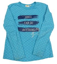 Světlemodré puntíkaté triko s nápisem 