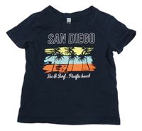 Tmavomodré tričko s palmami Hema