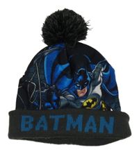 Černo-tmavošedá čepice s Batmanem a bambulí