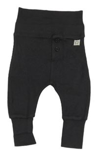 Antracitové žebrované lehké tepláky s knoflíky a nášivkou F&F