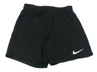 Černé sportovní kraťasy s logem Nike