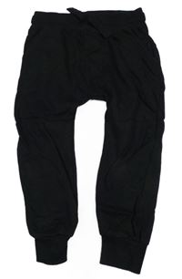 Černé tepláky Next