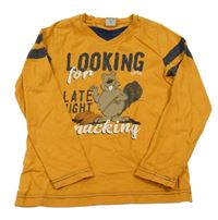 Hořčicové triko s nápisem a bobrem S. Oliver