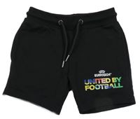 Černé teplákové fotbalové kraťasy s nápisy 