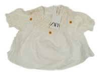 Nové - Bílá plátěná halenka s květinami Zara