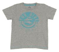 Šedé melírované tričko se žraloky a nápisy a číslem TOM TAILOR